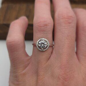 Size 7 Sterling Silver Halo Cubic Zirconia Ring A373